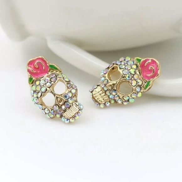 NEW! Skull Rhinestone studs - Picture 6 of 8